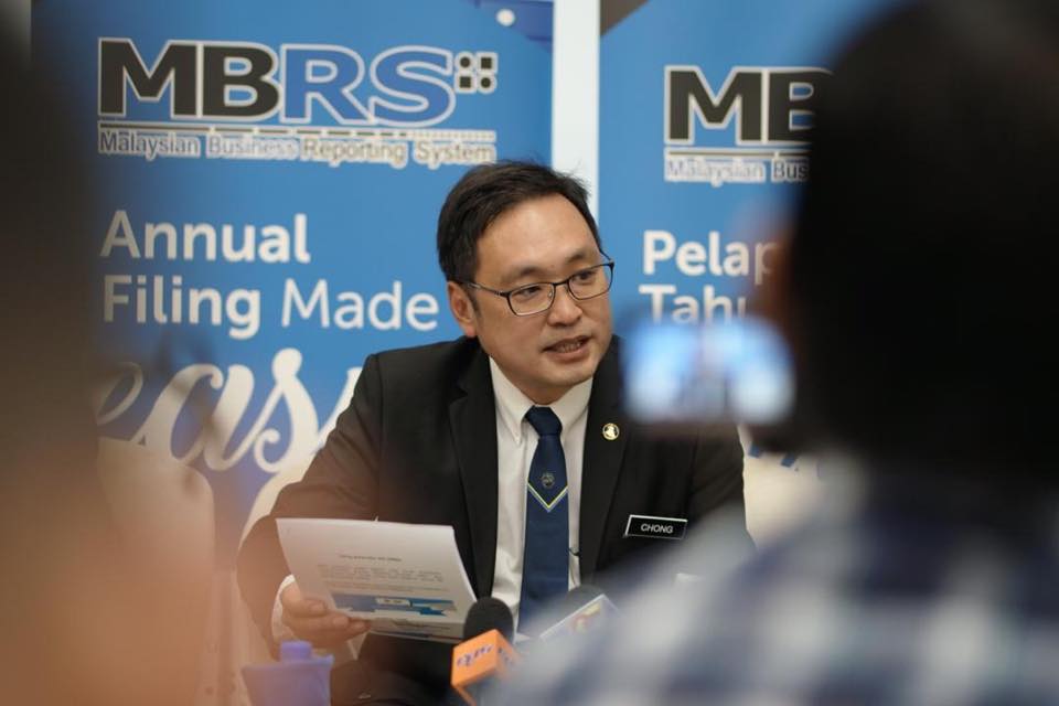 State DAP chairman Chong Chieng Jen says the Sarawak people and businesses are in more need now of cash assistance compared with a year ago. – Chong Chieng Jen Facebook pic, May 14, 2021