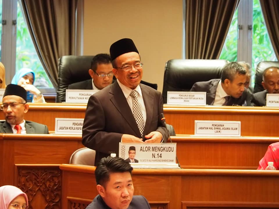 Datuk Phahrolrazi Zawawi notes Kedah had approved RM1.054 billion in investments for Yuhua Paper Industry Sdn Bhd and RM820 million for Aspen Glove Sdn Bhd, combined to a total of RM1.874 billion. – Facebook pic, March 22, 2022