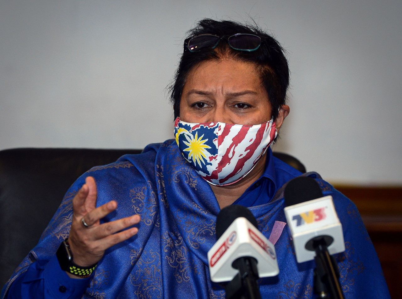 Umno’s Pengerang MP Datuk Seri Azalina Othman Said warns that amending Article 10 alone, without strictly defined anti-party hopping laws, would be ‘too wide and dangerous’. – Bernama pic, April 11, 2022