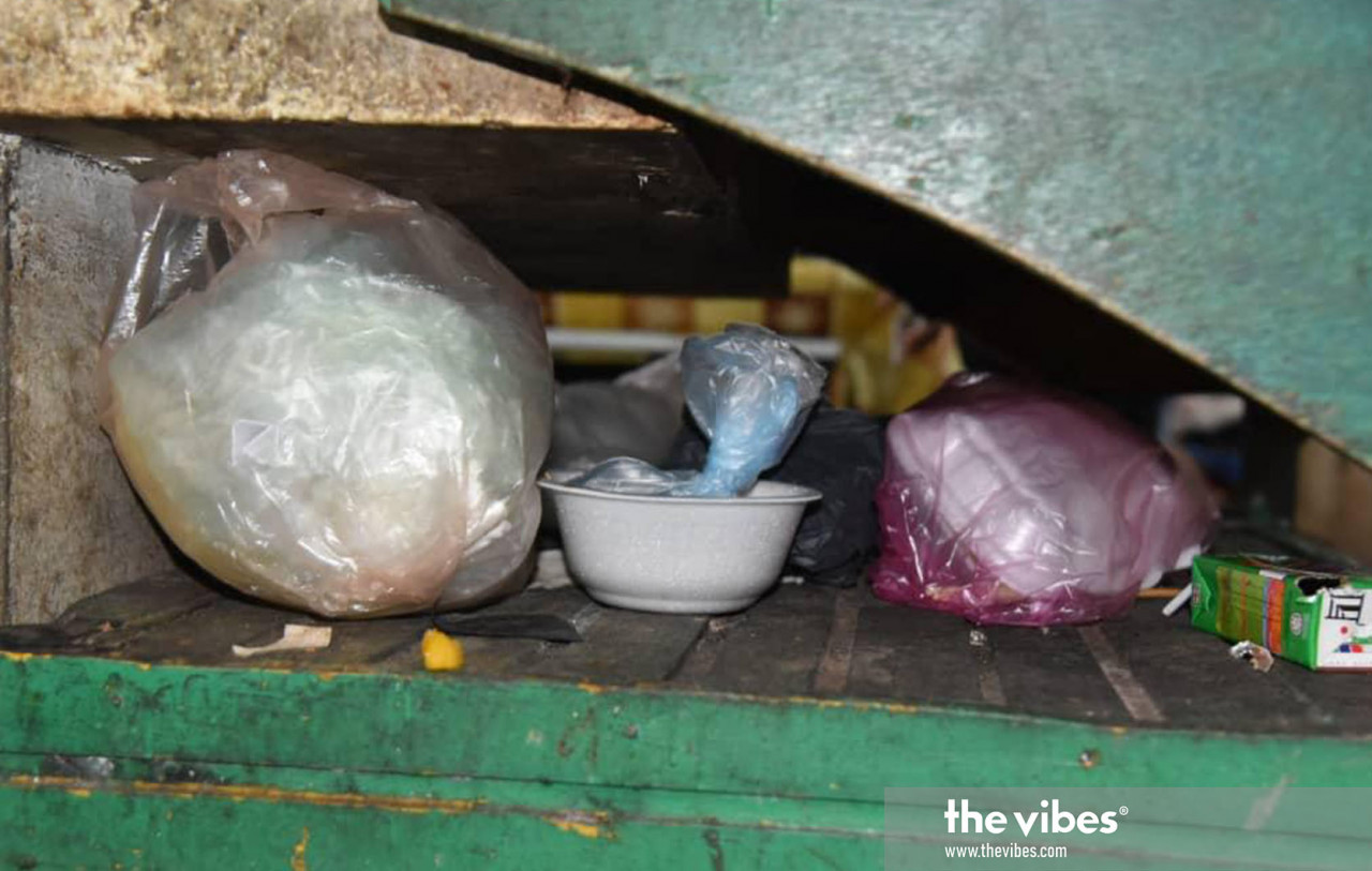 Rubbish left underneath the structures built by the stall operators. – The Vibes pic, March 4, 2021