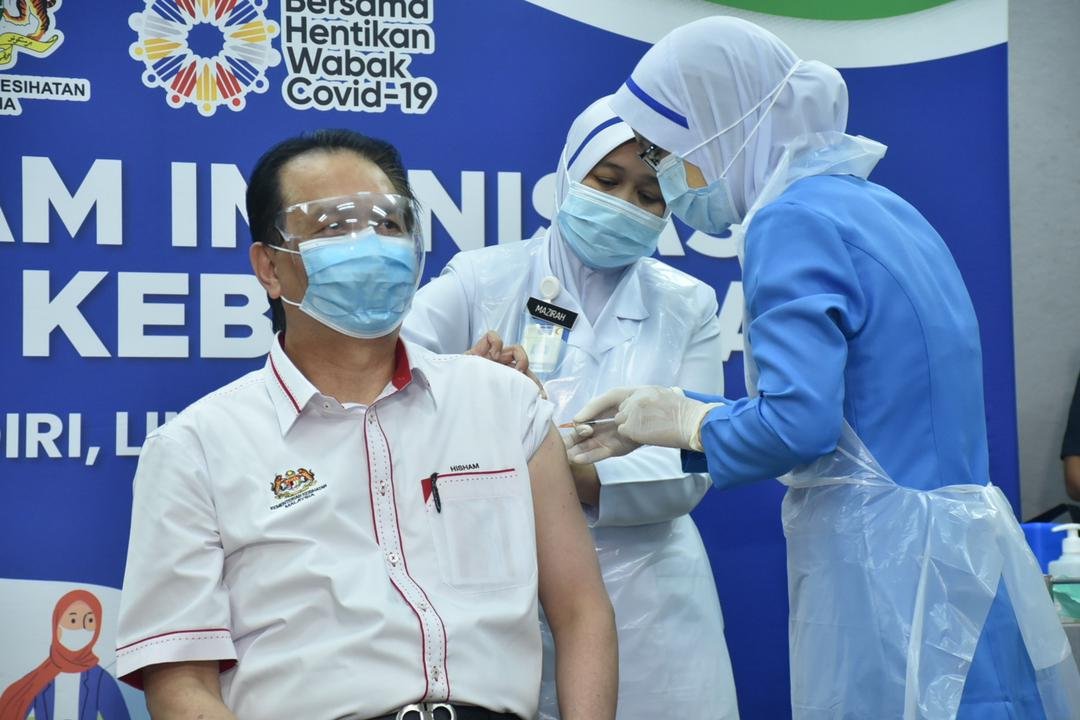 Health Director-General Tan Sri Dr Noor Hisham Abdullah gets his second jab of the Pfizer-BioNTech vaccine today. – KKM Twitter pic, March 17, 2021