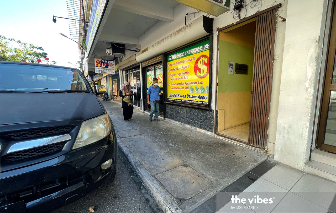 A new moneylender that recently opened shop along Gaya Street. – The Vibes pic, March 18, 2021