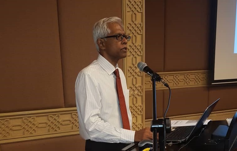 Malaysian Institute of Economic Research senior fellow Shankaran Nambiar opines that it is unlikely for prices of foods in restaurants to decrease in the future, but it would be sufficient if they are maintained. – Malaysian Rubber Board pic, January 31, 2023