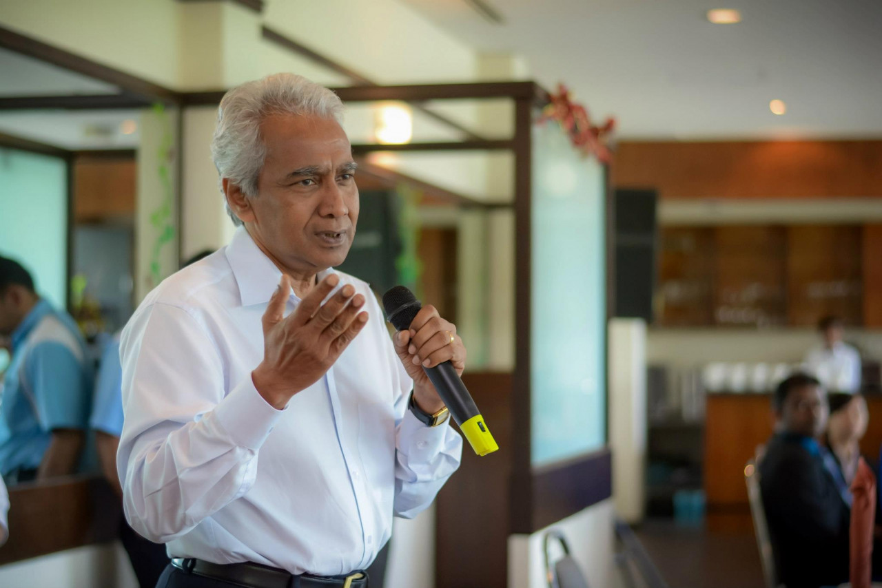 Prof Emeritus Datuk Sothi Rachagan says the government should intervene in the dispute as it involves nearly half a million customers. – Facebook pic, April 13, 2021