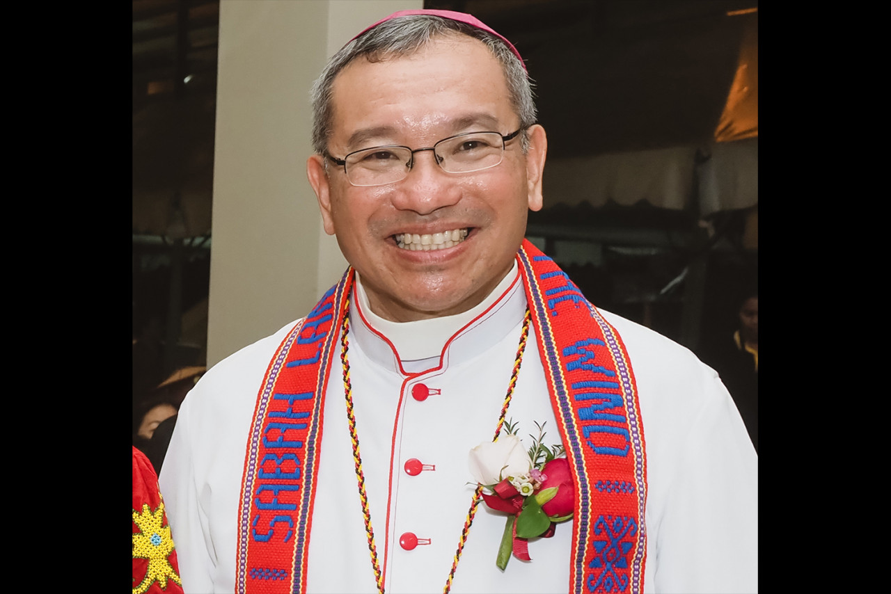 Catholic Archbishop of Kuching Rt Rev Simon Peter Poh says he was able to work comfortably over the weekend, save for a little soreness on the needle spot which did not impede him. – Wikipedia pic, April 27, 2021