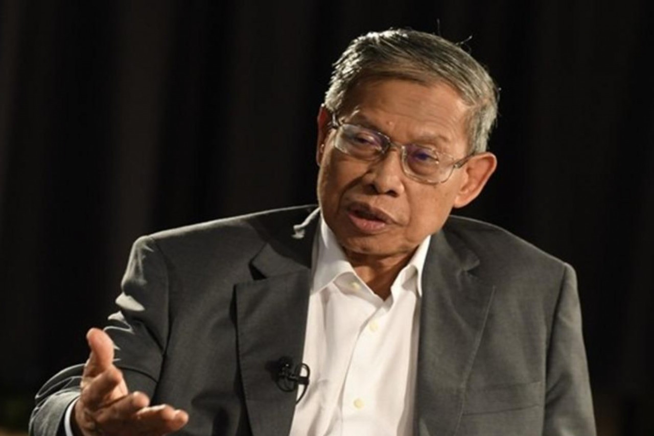 Minister in the Prime Minister’s Department (Economy) Datuk Seri Mustapa Mohamed says the government will identify 50 localities by mid-December for the first phase of its poverty eradication programme. – Bernama pic, December 6, 2021