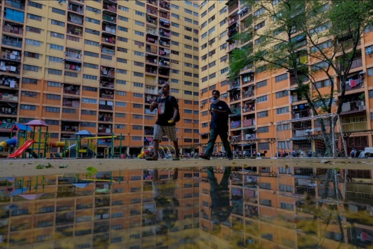 The government must set up non-profit housing funding for affordable housing construction at the state level to provide social housing with low rent rates, build houses for long-term rental tenancies for families, and provide good quality, affordable houses for families that do not own any houses. – Bernama pic, September 29, 2021