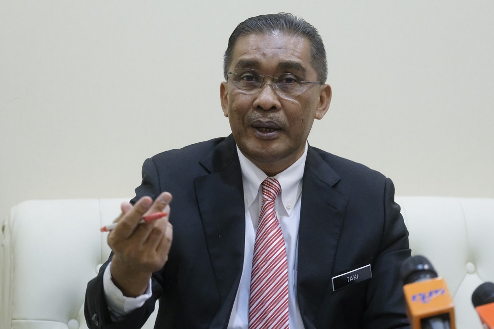 Liew Chin Tong says Law Minister Datuk Seri Takiyuddin Hassan (pic) has implied that the king must follow the government’s advice in regard to the emergency. – Bernama pic, June 15, 2021