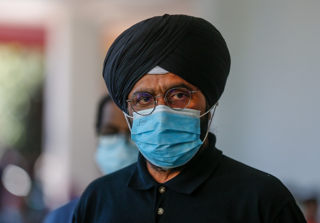 Micron Memory vice-president Amarjit Sidhu says an immunisation programme for economic frontliners needs to be implemented so that the Covid-19 pandemic can end. – File pic, June 16, 2021