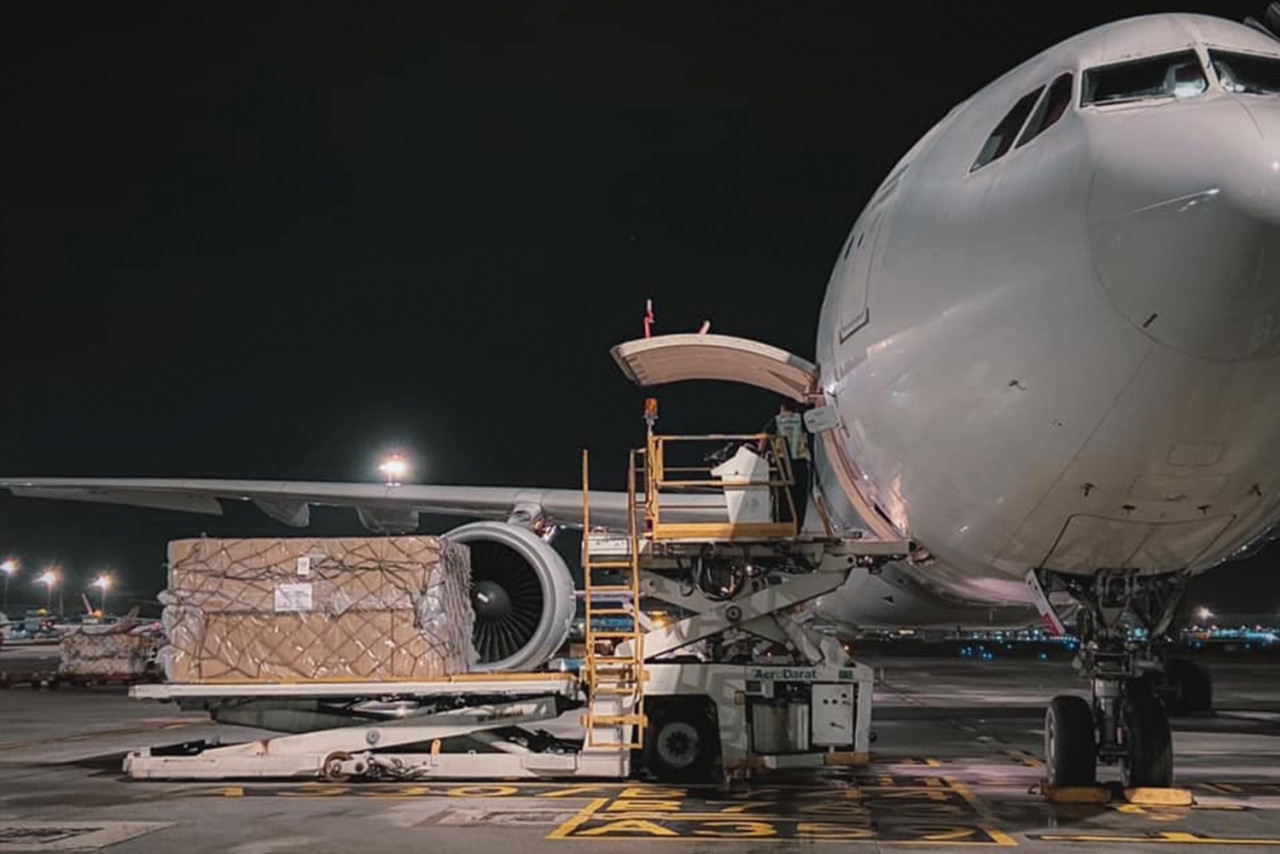 A shipping personnel, who wished to remain anonymous, says aviation workers – especially those involving transport and shipping – should be prioritised as frontliners because they have touch all the cargo from overseas, where some consignments are not sanitised when they arrive in the country. – Malaysia Airports Facebook pic, June 18, 2021