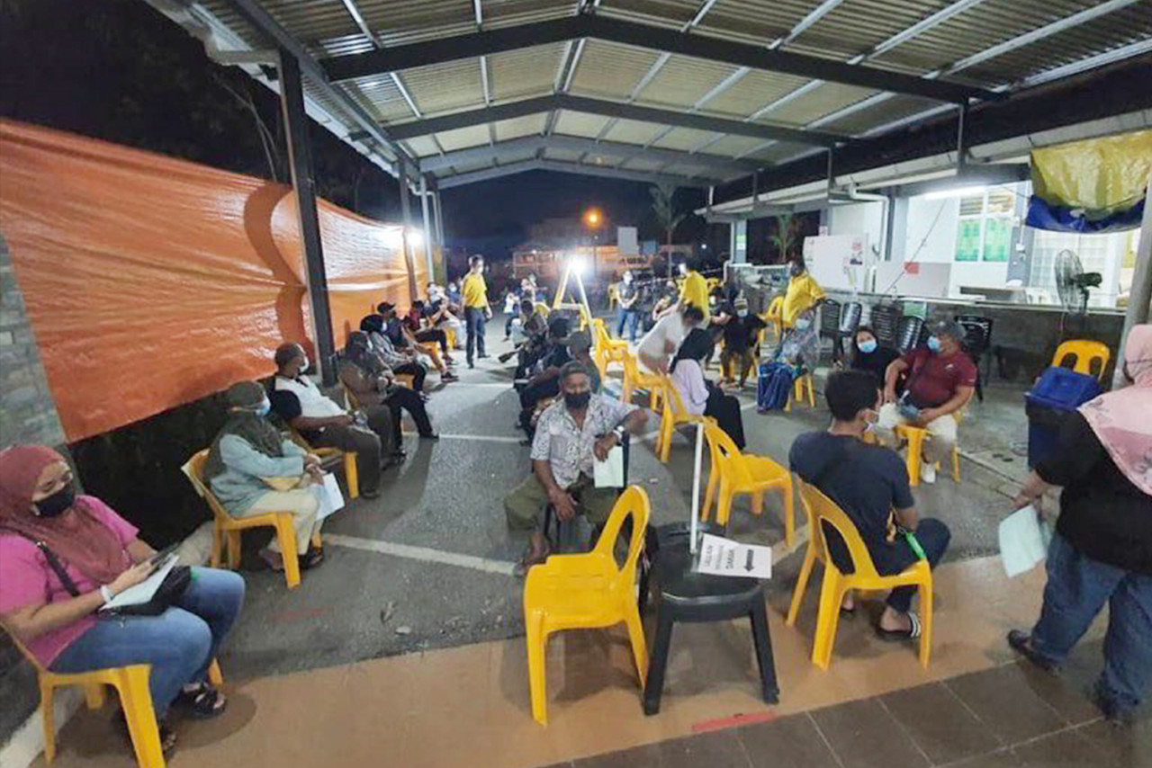 State Local Government and Housing Minister Datuk Dr Sim Kui Hian says that hopefully, this new approach (vaccinate before release from quarantine) will reduce the repeat and recurrence of cases within the local community. – Sim Kui Hian Twitter pic, June 24, 2021