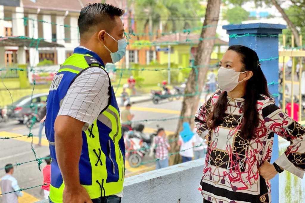 Segambut MP Hannah Yeoh says after consulting with cops, she has decided to shut down her food bank programme due to an extremely high demand. – Hannah Yeoh Twitter pic, July 14, 2021