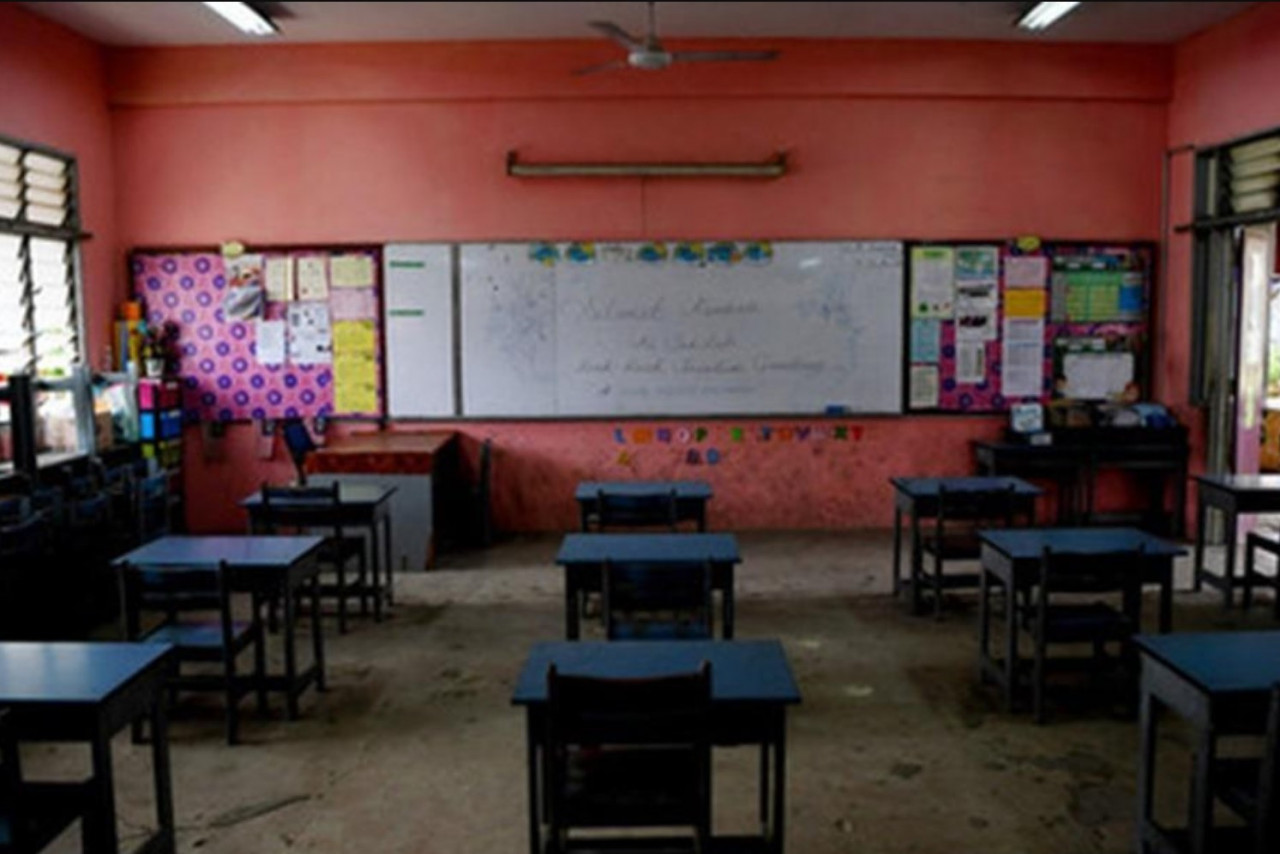 The power to elect and even lead will soon pass to people barely out of school, or probably still in school, with such being the case, we want a school system geared for the long term and not be influenced by teachers with political interests. – Bernama pic, January 31, 2022 