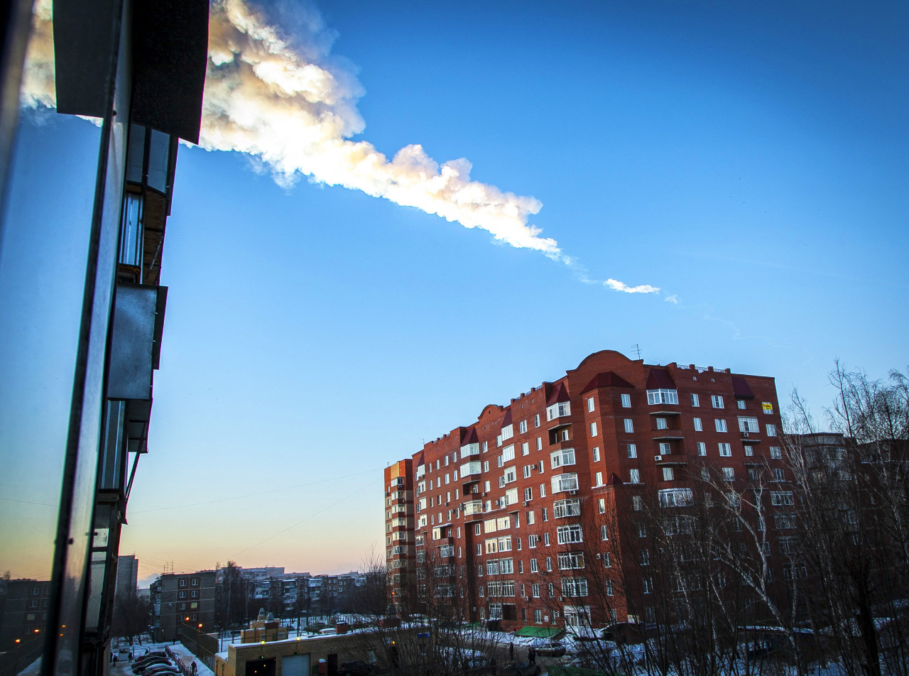 The trail of a meteor that hit the Russian city of Chelyabinsk on February 15, 2013. It exploded with the energy of 500 kilotons of TNT that broke thousands of windows in apartment buildings and injured 1,200 people. – AFP pic, July 23, 2021