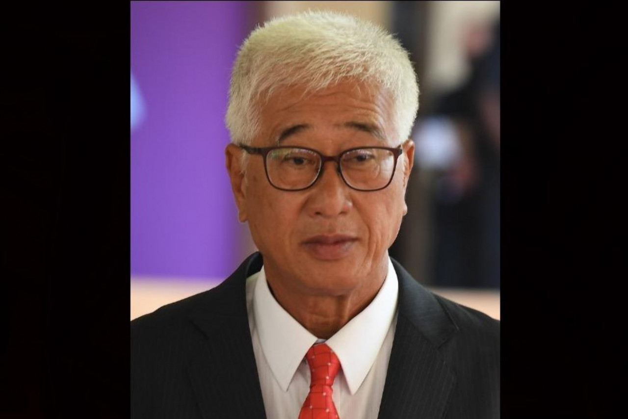 Speaking on concerns of possible Covid-19 contamination in communities through used self-test kits being improperly trashed, Penang exco Phee Boon Poh says used kits should be put in airtight containers that are disinfected before disposal. – Bernama pic, August 25, 2021