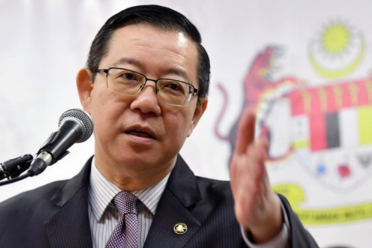 Former Penang chief minister Lim Guan Eng pans the state administration for blindly following ‘the wishes of the federal government at the expense of either the lives or health of Penangites’. – Bernama pic, September 9, 2021
