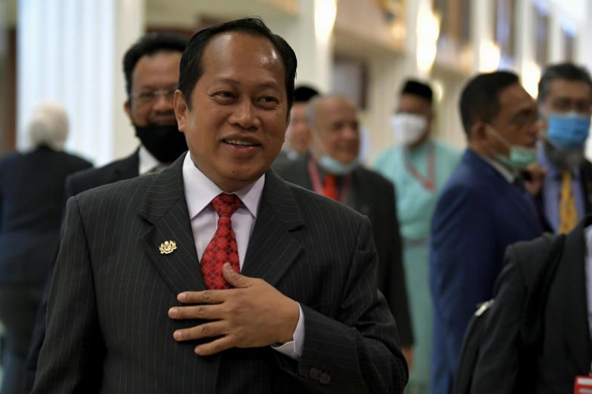 Umno secretary-general Datuk Seri Ahmad Maslan (pic) says the party will put forward a single name as its prime minister candidate: Datuk Seri Ismail Sabri Yaakob. – Bernama pic, August 18, 2021