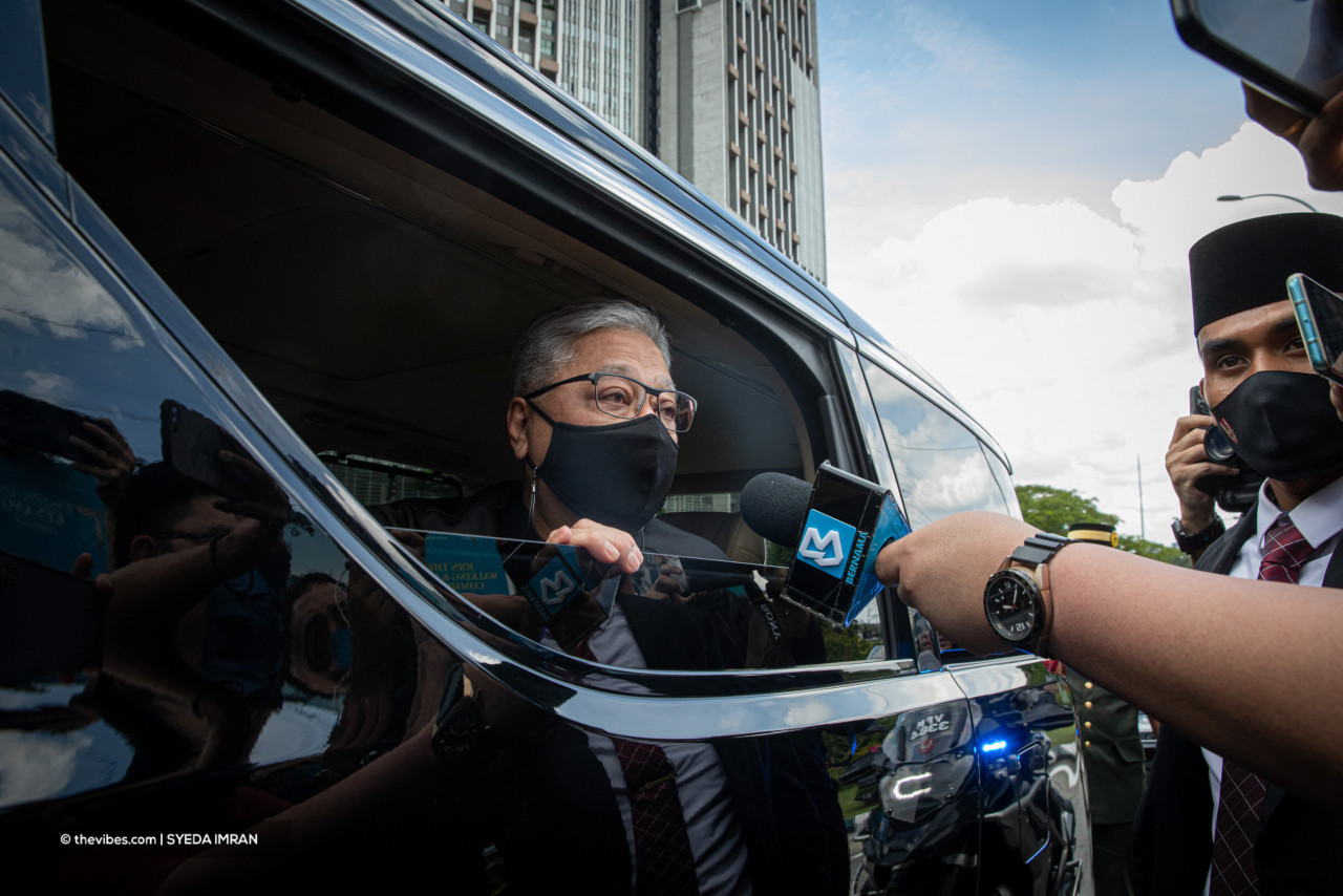 Prime Minister Datuk Seri Ismail Sabri Yaakob speaking to the press upon his return to his Tropicana residence after the swearing-in ceremony today. – SYEDA IMRAN/The Vibes pic, August 21, 2021