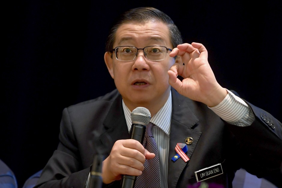 Bagan lawmaker Lim Guan Eng raises the matter of the Apricot project, where Google and Facebook bypassed linking Malaysia in the 12,000km undersea cable due to the cabotage policy. – Bernama pic, October 11, 2021