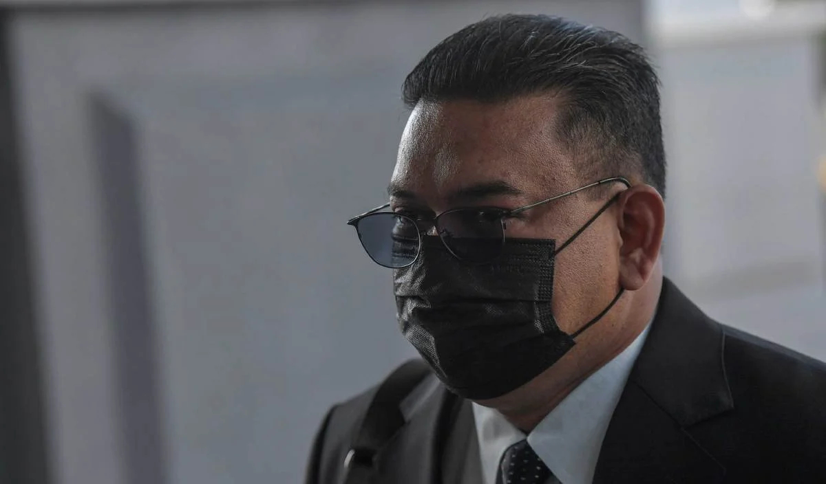 Datuk Lokman Noor Adam (pic) alleges a woman who worked with shariah court judge Datuk Mohd Naim Mokhtar was sexually assaulted and harassed by the judge. – Bernama pic, January 13, 2022