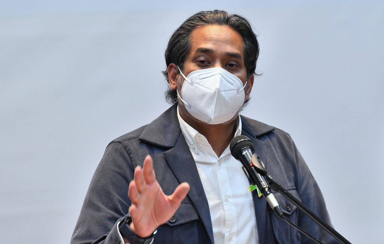 Health Minister Khairy Jamaluddin says that there needs to be a balance between public interest and government powers to curtail the spread of Covid-19 or any future pandemic. – Bernama pic, December 17, 2021