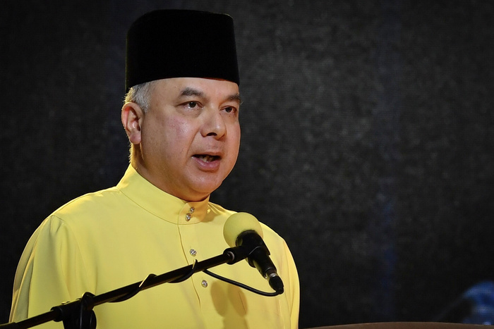 Sultan Nazrin Muizzuddin Shah has called upon Malaysia to transition to a more sustainable country, and to remember the limitations and boundaries of the planet. – Bernama pic, September 20, 2022