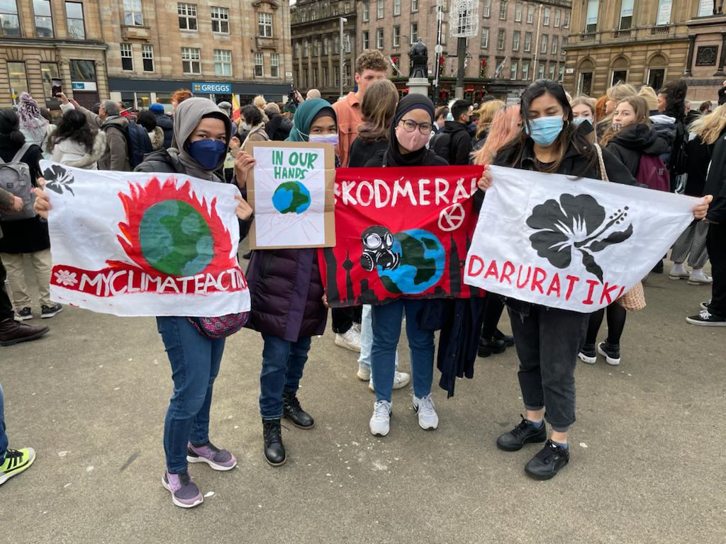Klima Action Malaysia vice-chair Hailey Tan says around 100,000 individuals participated in the COP26 march on Sunday from Kelvingrove Park to Glasgow Green, with a number of Malaysian students there. – Kamy pic, November 10, 2021