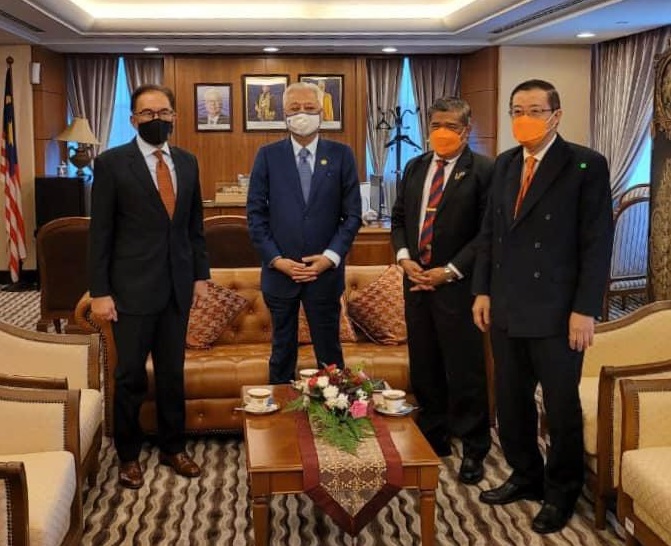 Syed Saddiq Syed Abdul Rahman says Prime Minister Datuk Seri Ismail Sabri Yaakob should use his placatory nature to establish clearer goals for Malaysia, and steer the country away from possible complacency. – Pakatan Harapan Facebook pic, August 15, 2022 