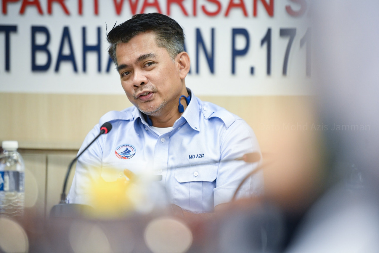 Warisan Youth chief Datuk Mohd Azis Jamman (pic) claims that the potential higher earnings from Sabah Chief Minister Datuk Seri Hajiji Mohd Noor’s monthly income may hit RM100,000 a month, given the fact that the Sulaman assemblyman holds various key state positions and chairs several Sabah-linked firms. – Dato Mohd Azis Bin Jamman Facebook pic, July 28, 2022