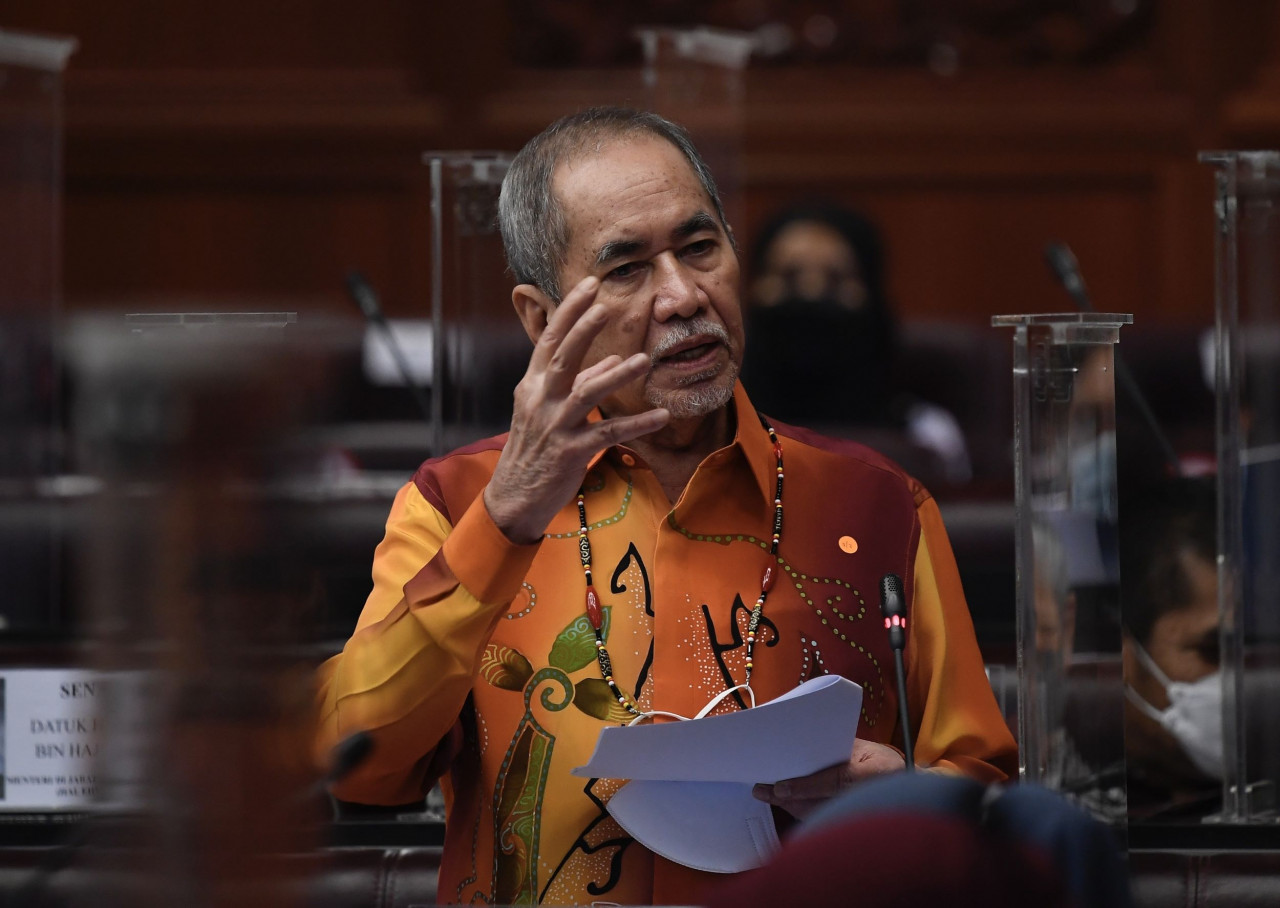 Former law minister Datuk Seri Wan Junaidi Tuanku Jaafar has assured the people in Sabah that the government will challenge any future decision to award anything to the descendants of the now-defunct Sulu sultanate. – Bernama pic, January 2, 2023