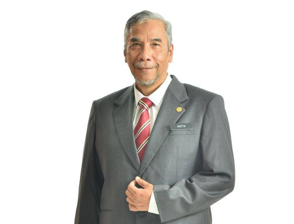 Amanah secretary-general Datuk Mohd Hatta Md Ramli, who currently resides with his family in Kuala Lumpur, says he would be spending the first couple of days of Raya in the city centre before returning to his constituency of Lumut in Perak. – Dr Mohd Hatta Ramli Facebook pic, May 2, 2022