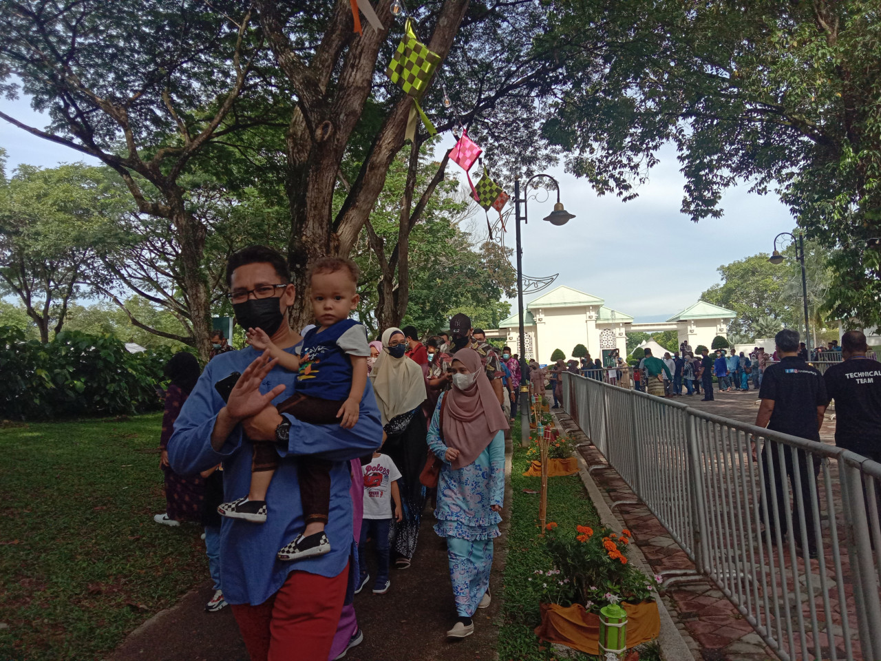 For the convenience of those attending the open house, free shuttle bus services are being provided at three locations, namely in Putrajaya Sentral, Tuanku Mizan Zainal Abidin Mosque and Putra Mosque to Seri Perdana. – QISTINA NADIA DZULQARNAIN/The Vibes pic, May 8, 2022