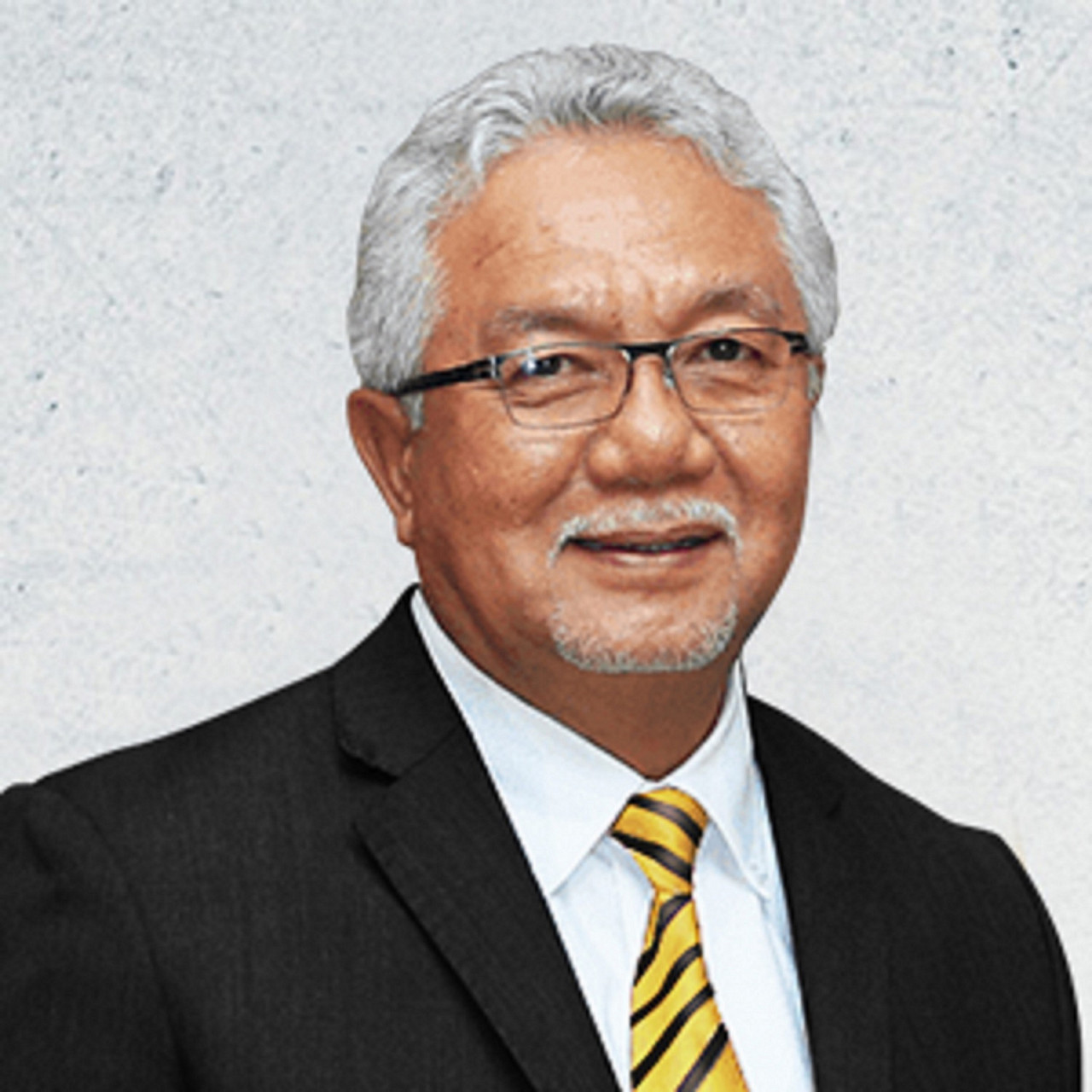 Maybank chairman Tan Sri Zamzamzairani Mohd Isa says the bank remains cautious in its outlook for the rest of the year, given the significant uncertainties affecting markets. – Pic courtesy of Maybank Group, May 26, 2022