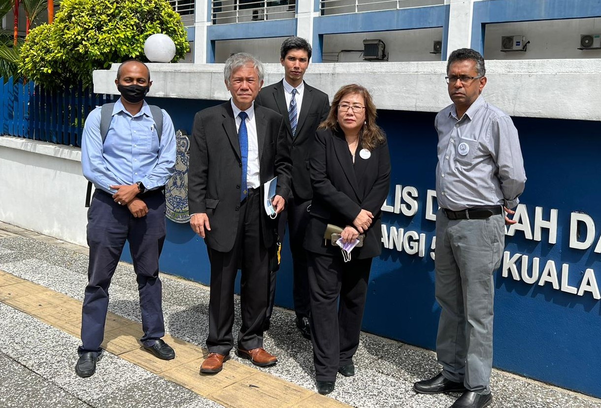 Bar Council member Roger Chan (second left), Malaysian Bar president Karen Cheah (second right) and Bar Council Secretariat CEO Rajen Devaraj (right) at the Dang Wangi district police headquarters yesterday, having been called by police to give statements on the Walk for Judicial Independence. – @rajsurian Twitter pic, June 25, 2022