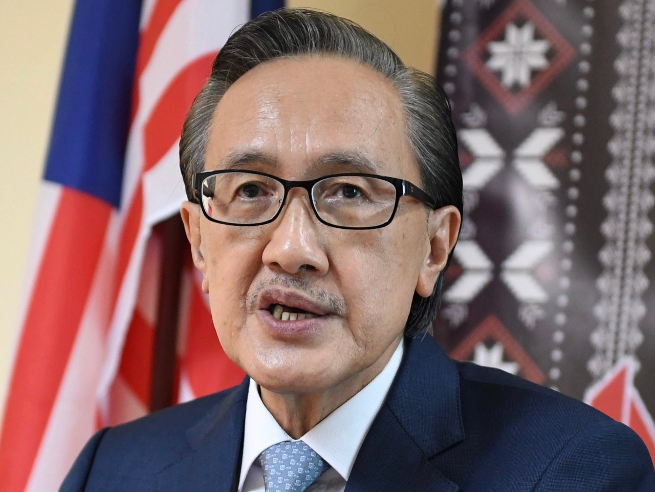 Sabah Local Government and Housing minister Datuk Seri Masidi Manjun observes that the choices made by local entrepreneurs on tourist attractions in Kundasang are based on commercial reasons. – Bernama pic, August 7, 2022