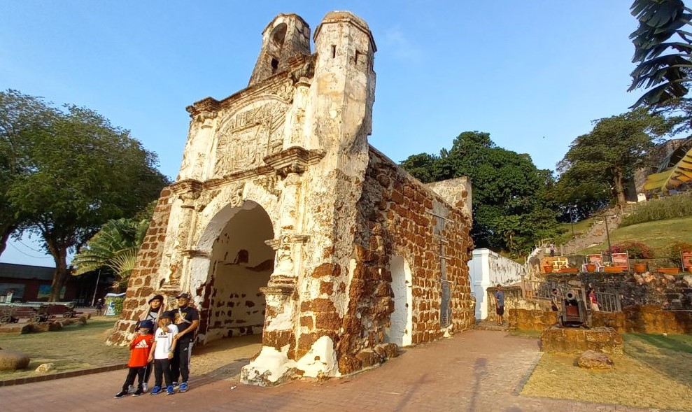 An iconic tourist draw, A Famosa is the only remaining part of the ancient fortress of Melaka built by Portuguese general Alfonso de Albuquerque in 1511. – HIMANSHU BHATT/The Vibes pic, August 22, 2022