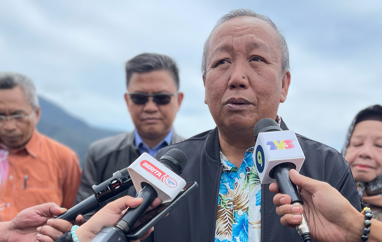 According to Sabah Tourism, Culture and Environment minister Datuk Jafry Arifin (pic), studies will be done to treat the toxic water inside the Mamut mine to neutralise the site ahead of its redevelopment as an ecotourism site. – JASON SANTOS/The Vibes pic, August 25, 2022 