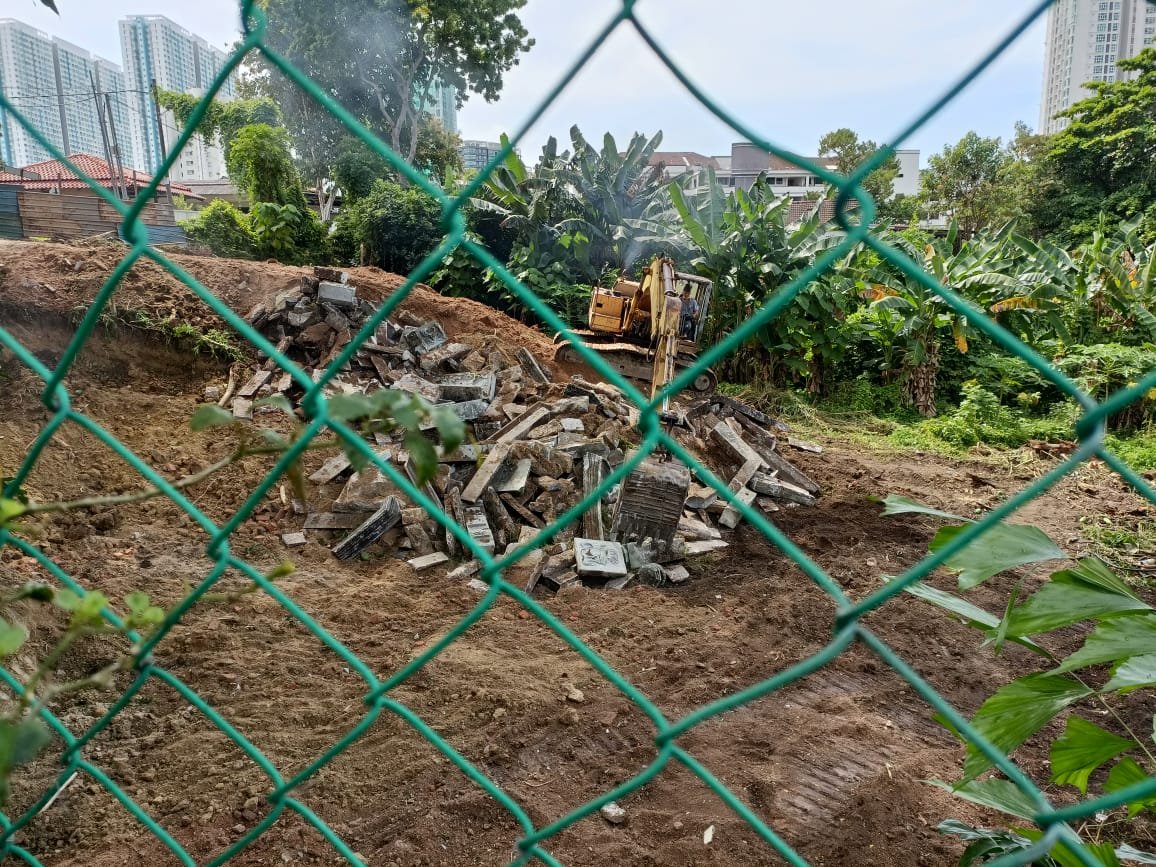 Recently, news of the desecration of the ancient tomb of Foo Teng Nyong, reportedly the third wife of Kapitan Cina and apparent founder of Taiping, Chung Keng Quee, has caused many to question the approvals and permits given to the developers. – @jeffreyseow Twitter pic, The Vibes, September 1, 2022
