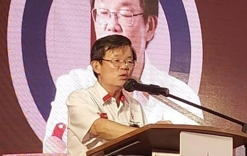 In his address at the DAP fundraising dinner on Saturday, Penang Chief Minister Chow Kon Yeow highlights that the objective for the event is to raise expenses needed for elections as the party cannot use public funds . – IAN MCINTYRE/The Vibes pic, September 6, 2022.