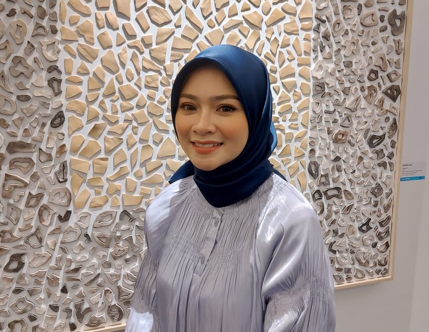 Content creator Awin Zulkifli believes wearing face masks should be optional, though she adds that people must take responsibility for their own health as well as the safety of the public. – LANCELOT THESEIRA/The Vibes pic, September 9, 2022