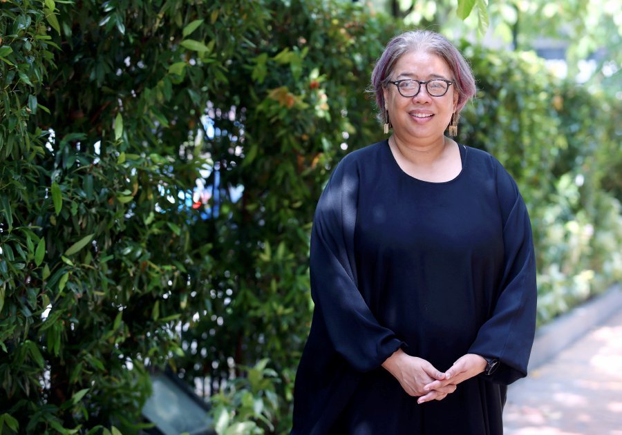 National Recovery Council member Datuk Hartini Zainudin, a prominent children’s rights activist and who co-founded Yayasan Chow Kit, has said that Yayasan Hasanah went into collaboration with Yayasan Chow Kit to provide emergency food aid to the needy with the help of four non-governmental organisations after receiving advice from the council. – WikiImpact pic, October 2, 2022