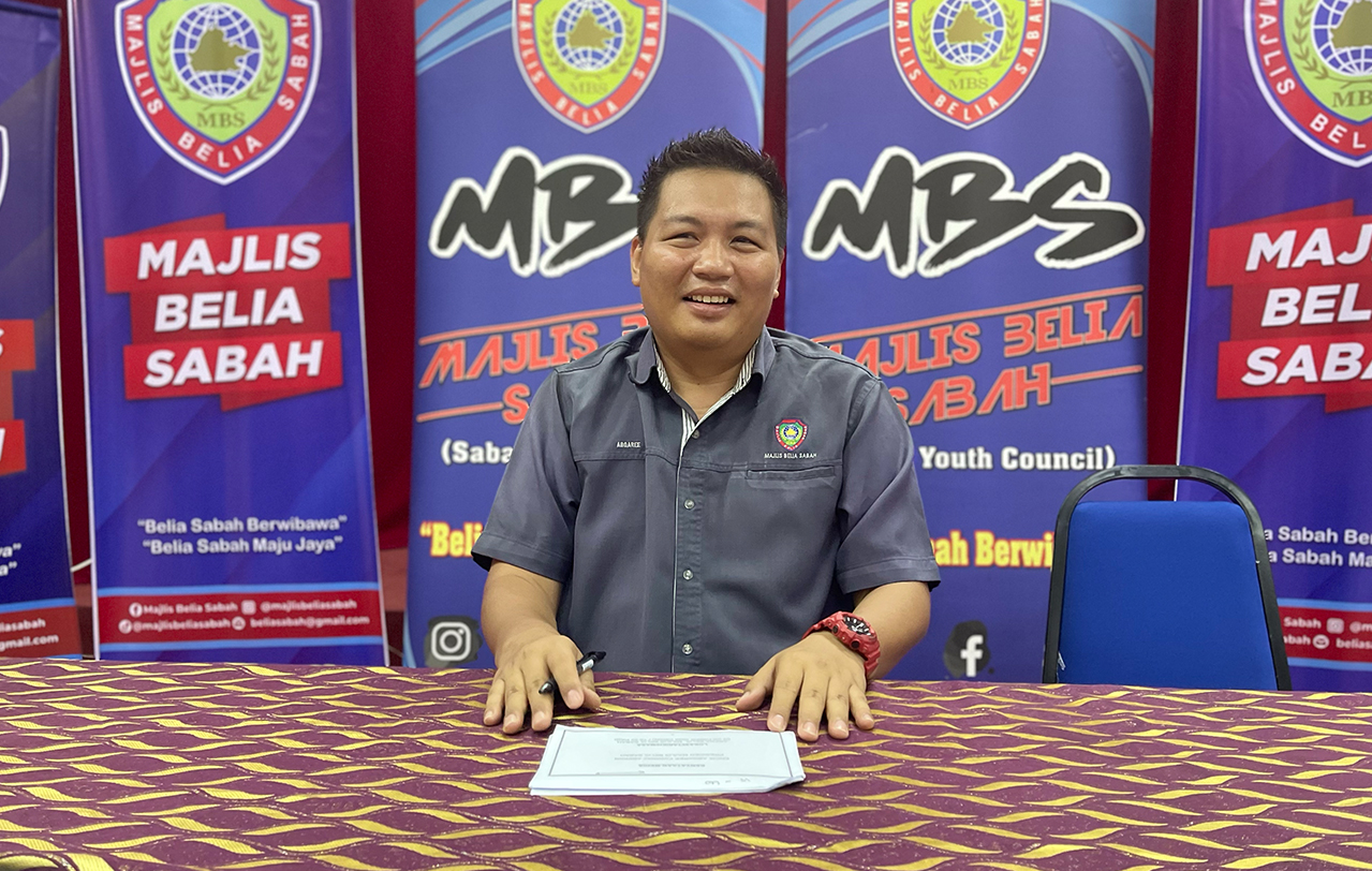 Sabah Youth Council president Abqaree Fawwaz Abakan is of the opinion that media reports on political news have failed to entice youth to take interest in politics. – The Vibes file pic, October 18, 2022