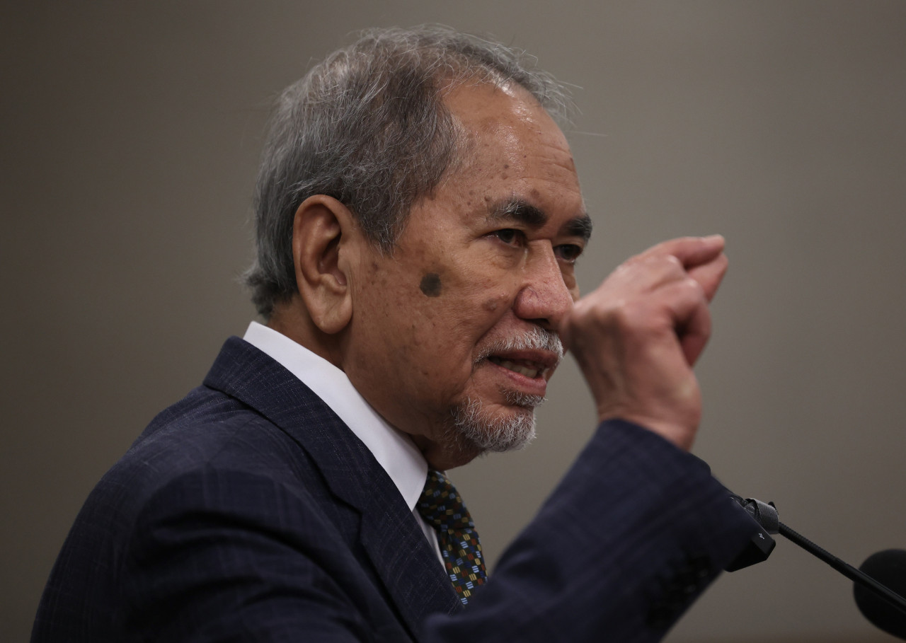 Datuk Seri Wan Junaidi Tuanku Jaafar has claimed that the GRS pact with Bersatu ended the same month, before the election took place. – Bernama pic, December 19, 2022