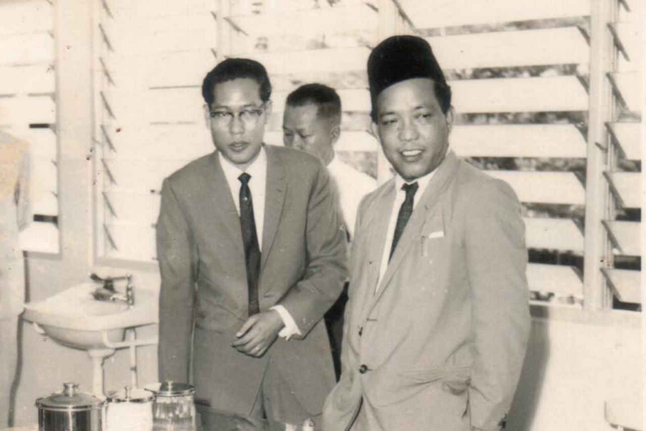The National Education Improvement Initiative notes that it was only after the Rahman Talib report, headed by Abdul Rahman Talib (right) in 1960, that it became mandatory for Mandarin-medium secondary schools to switch to either English or Bahasa Melayu in order to receive government funding. – 446 Facebook pic, October 30, 2022