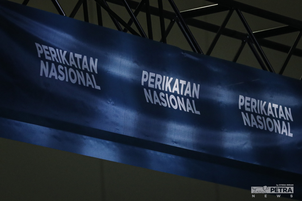 Perikatan Nasional leaders are said to have no alternative in their bid to attempt a coup other than by convincing disgruntled Barisan Nasional lawmakers to make the switch, with plans also supposedly in place to get parties from East Malaysia to join. – SYEDA IMRAN/The Vibes file pic, April 24, 2023