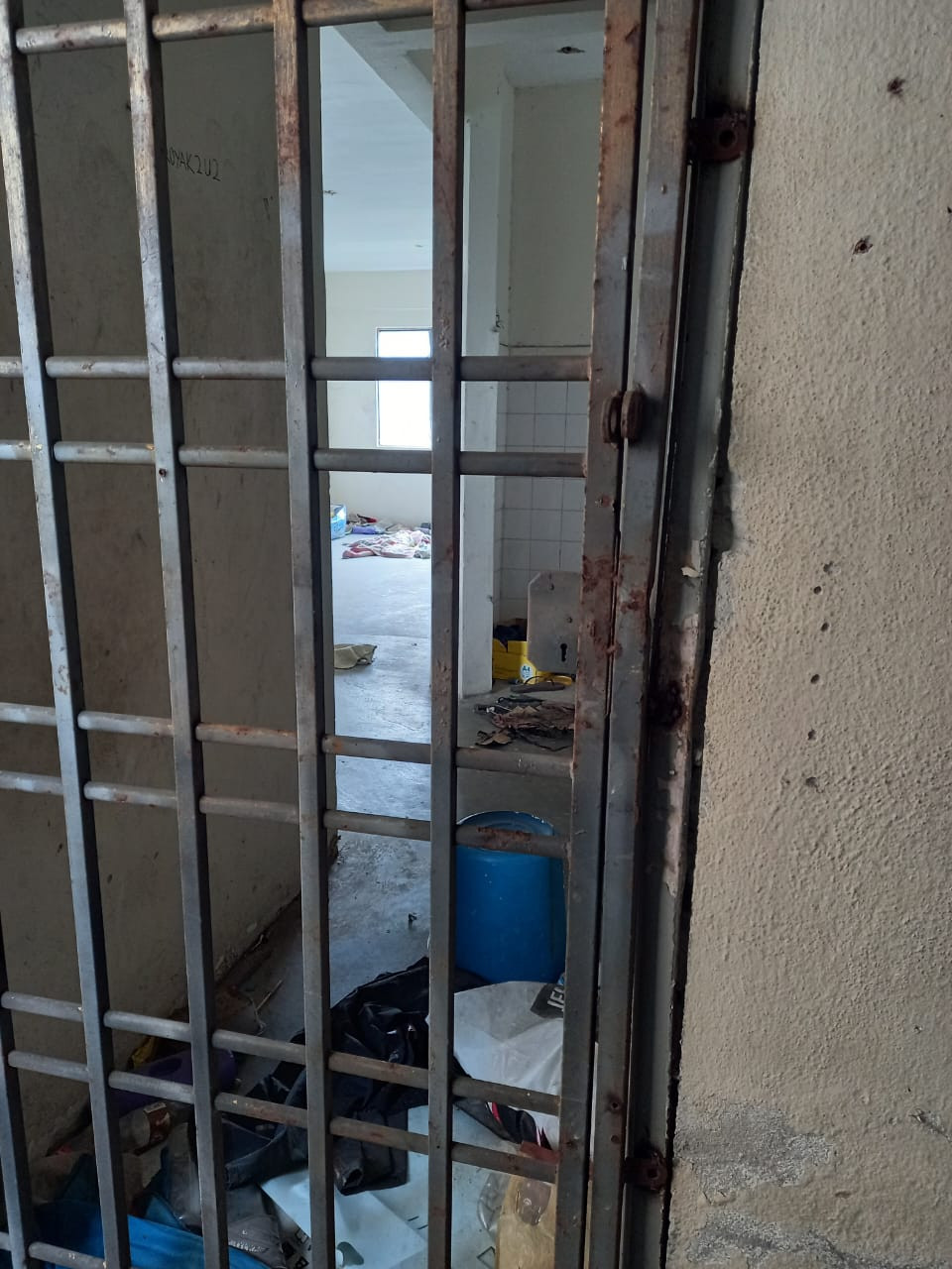 An Intan Baiduri flat suspected of being used by drug addicts. Batu resident Sarala Saravanan says many of the units have not been occupied from the very beginning. – ZAIDATUL SYREEN/The Vibes pic, November 15, 2022