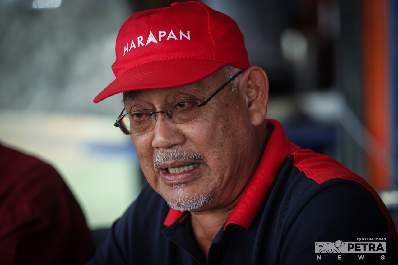 Pakatan Harapan’s Datuk Seri Ahmad Omar says it would be difficult to carry out his plans for Sg Lembing’s problems if the coalition fails to win the Pahang assembly. – SYEDA IMRAN/The Vibes pic, November 16, 2022