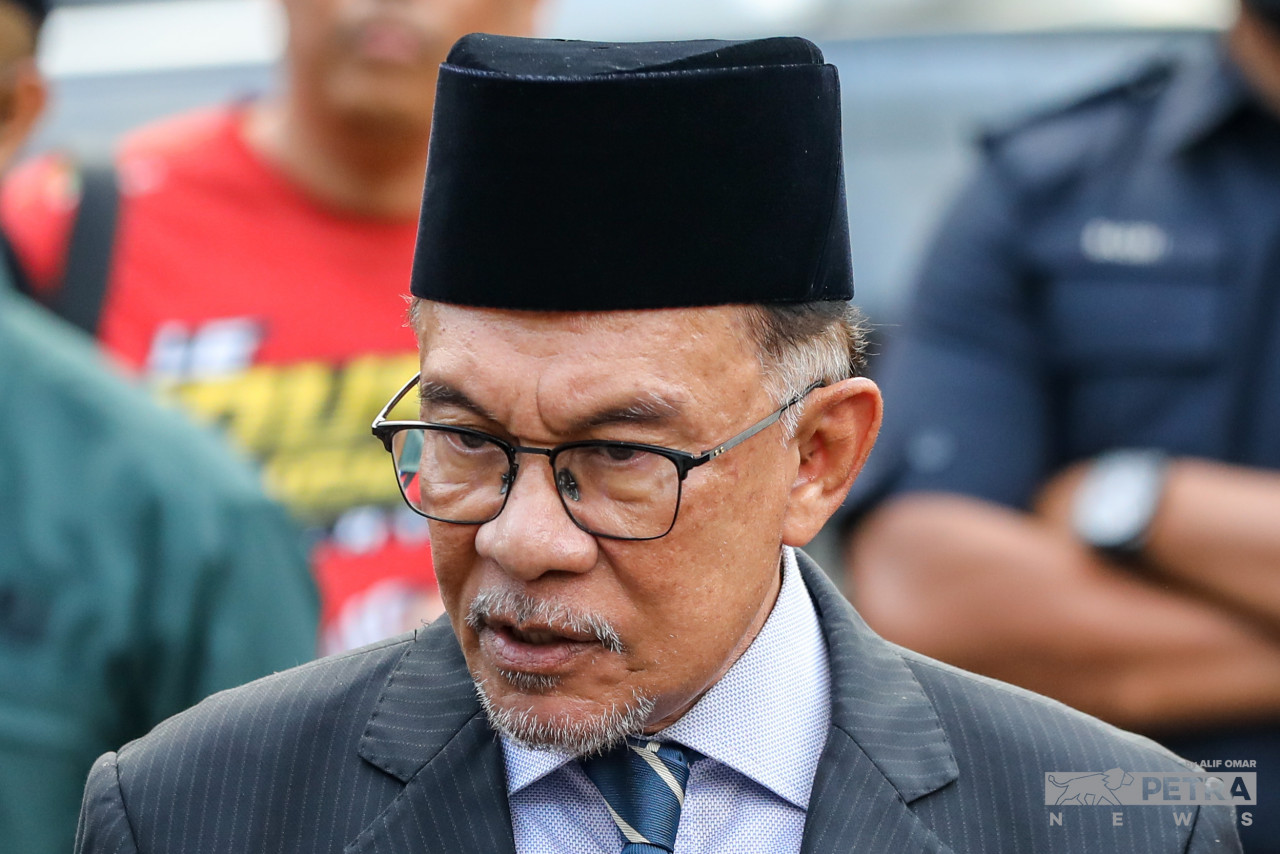 Datuk Seri Akhbar Satar has lauded Datuk Seri Anwar Ibrahim (pic) for his stern stance against power abuse and cronyism, while expressing his hopes that other cabinet members will back the prime minister’s endeavours. – ALIF OMAR/The Vibes file pic, February 27, 2023