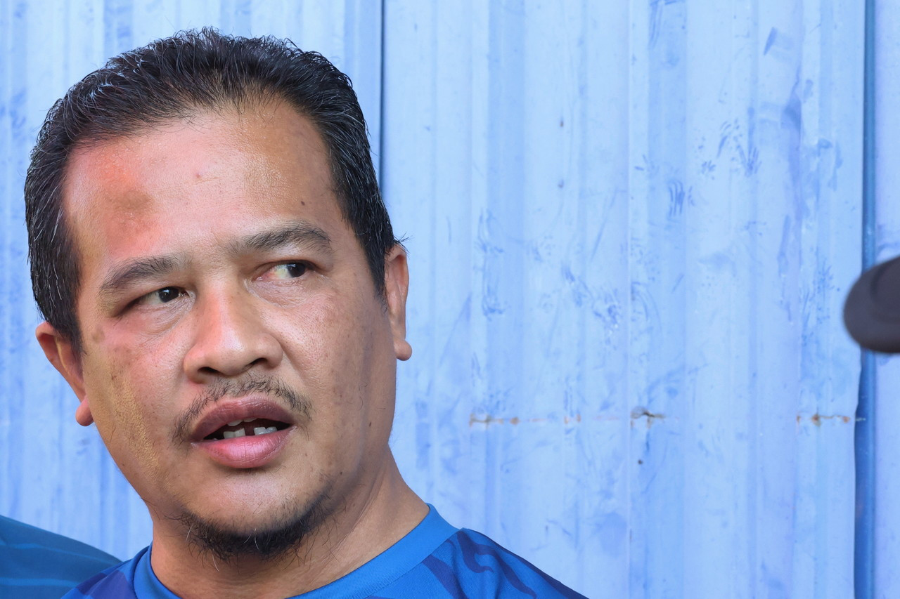 Datuk Azman Nasrudin (pic) from Perikatan Nasional will face Mohamad Sofee Razak of Pakatan Harapan in the Padang Serai by-election. He previously won the Lunas seat under PKR in the general election of 2018 before switching parties. – Bernama pic, November 30, 2022