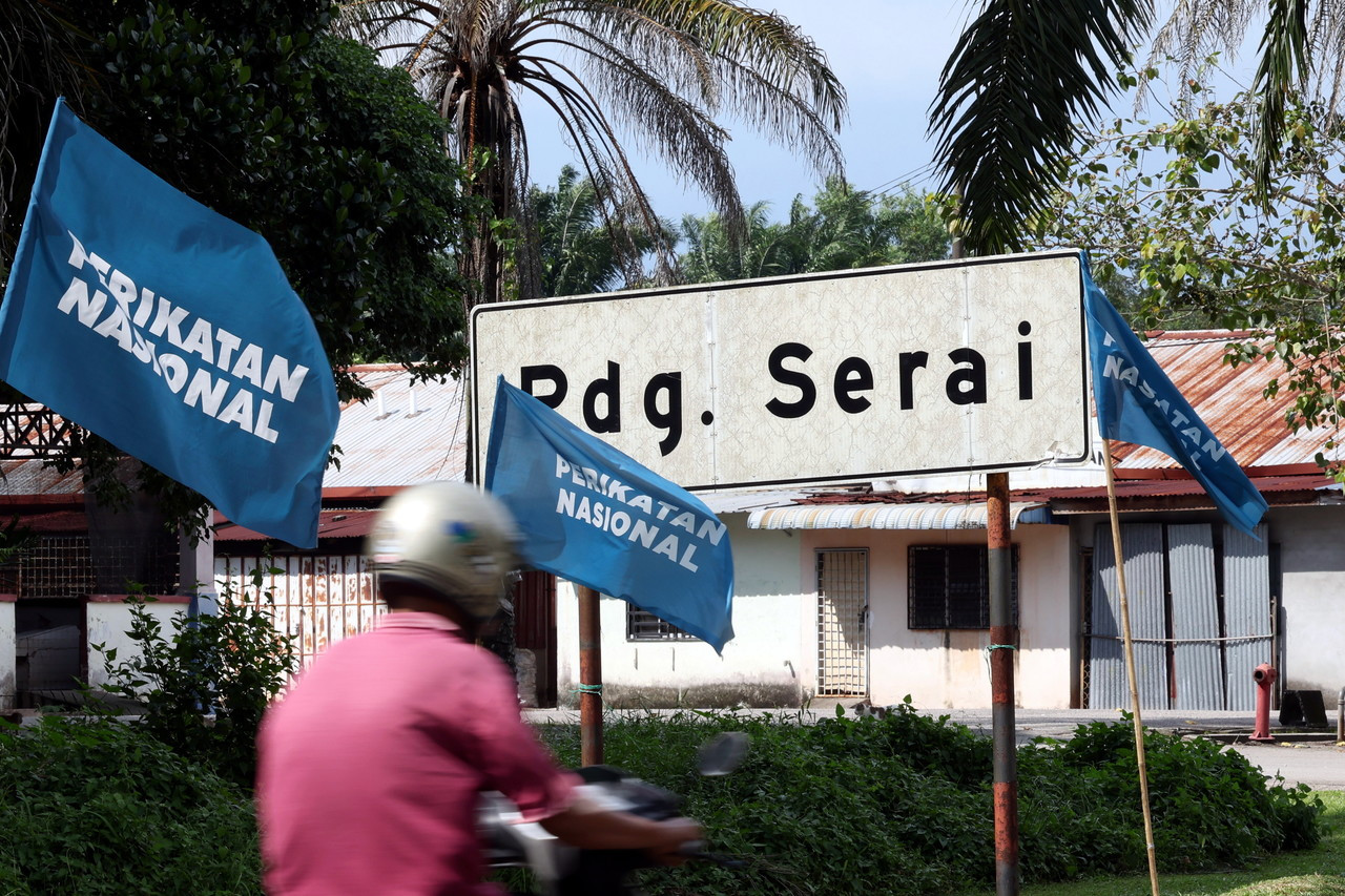 On paper, Pakatan Harapan’s pact with Barisan Nasional should have led them to winning Padang Serai and Tioman in the by-elections, but Perikatan Nasional managed to topple both parties, signalling the uncertainty of voter sentiments. – Bernama pic, December 31, 2022